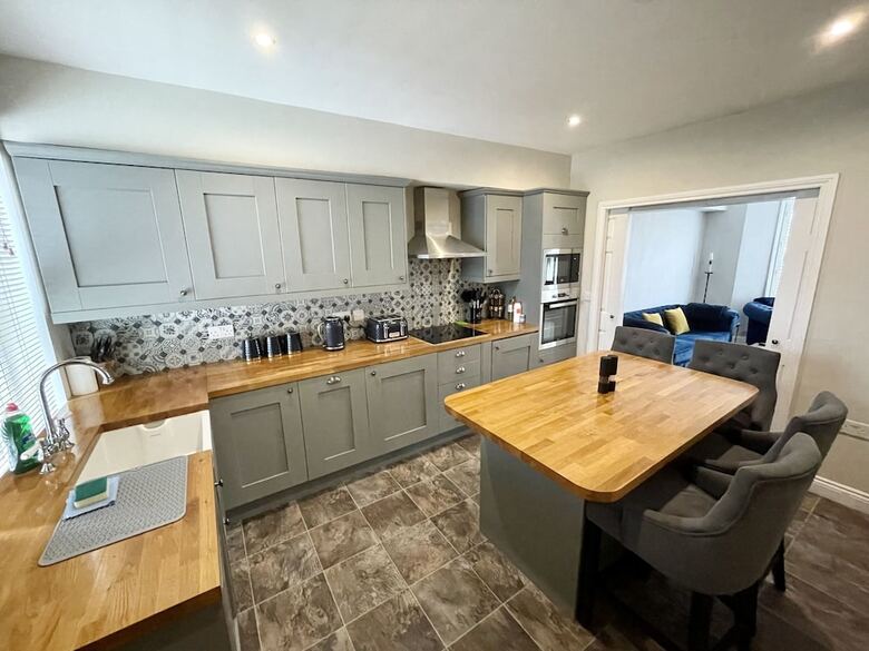 Apartamentos Homely And Modern Maisonette In Vibrant Bristol