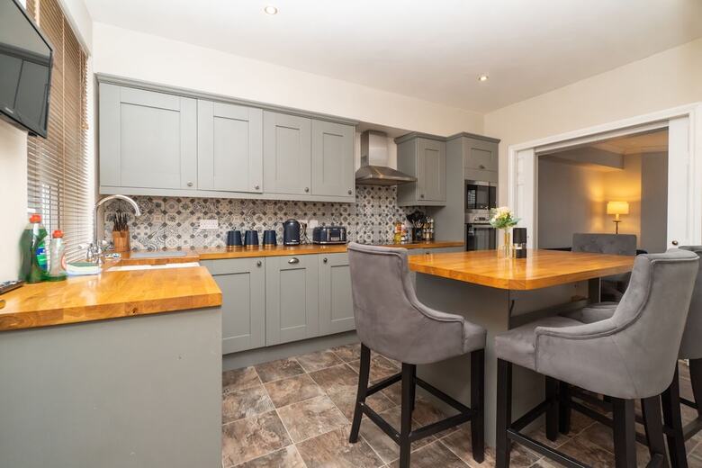 Apartamentos Homely And Modern Maisonette In Vibrant Bristol