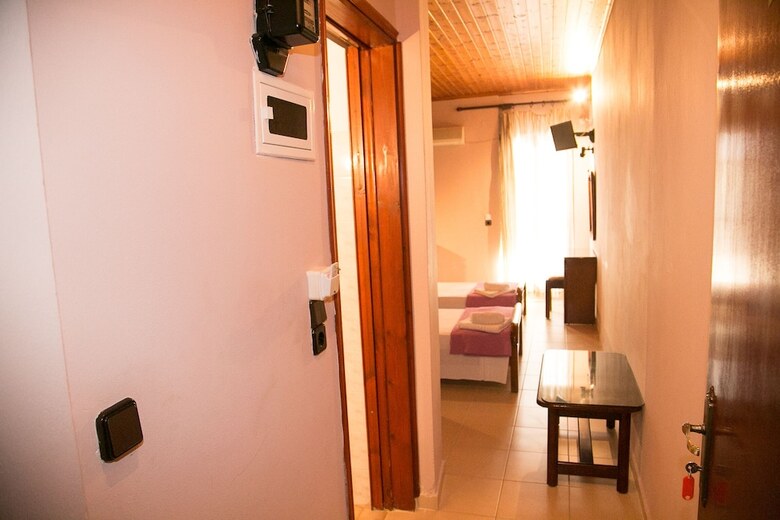 Petania Hotel & Apartments