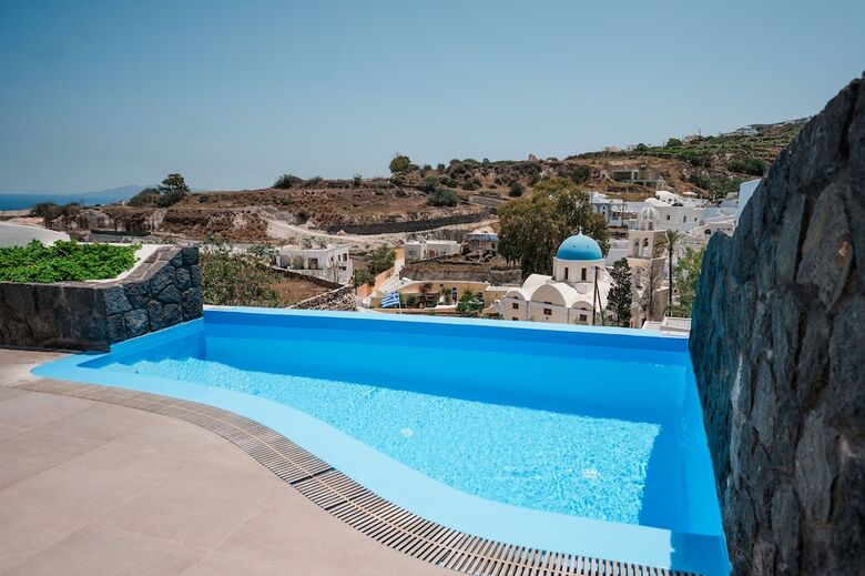 Amphitrite Suites Santorini