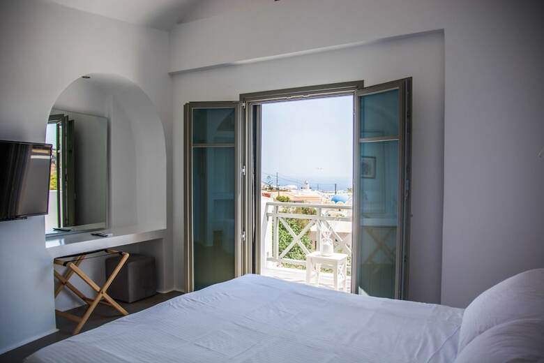 Amphitrite Suites Santorini