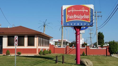 Motel Fairbridge Inn Express