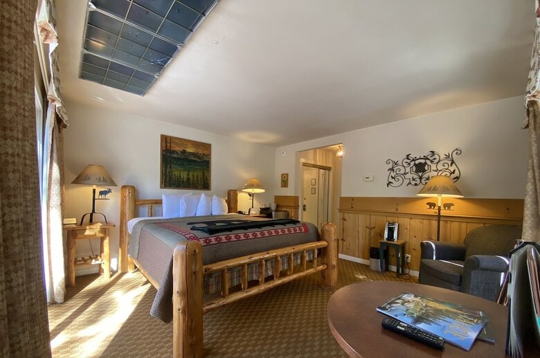Hotel River Ranch Lodge & Restaurant