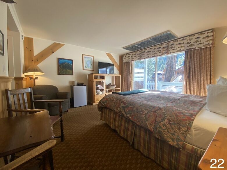 Hotel River Ranch Lodge & Restaurant