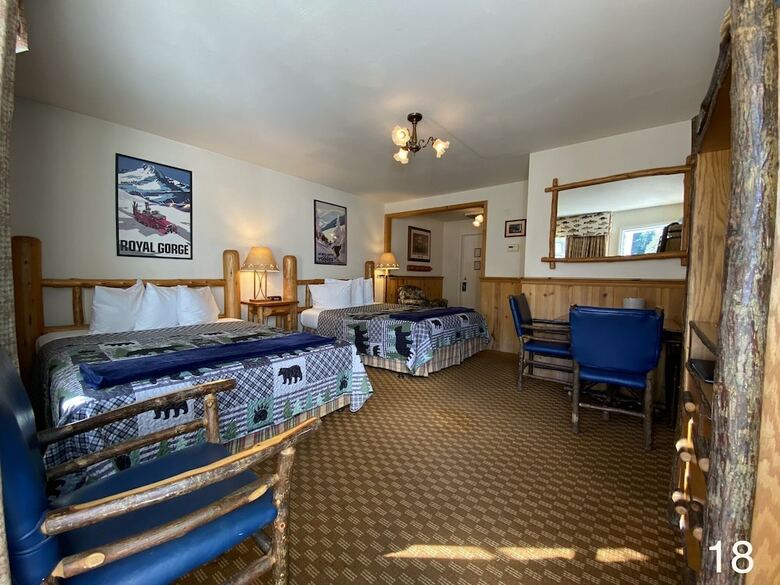 Hotel River Ranch Lodge & Restaurant