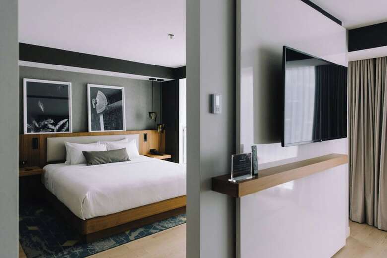 Humaniti Hotel Montreal, Autograph Collection