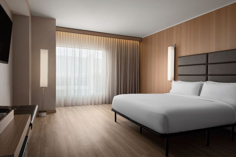 AC Hotel By Marriott Phoenix Downtown