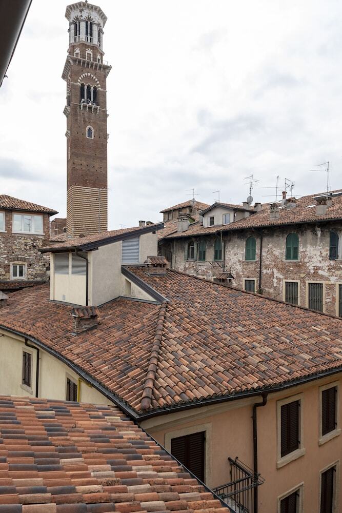 Lords Of Verona Luxury Apartments