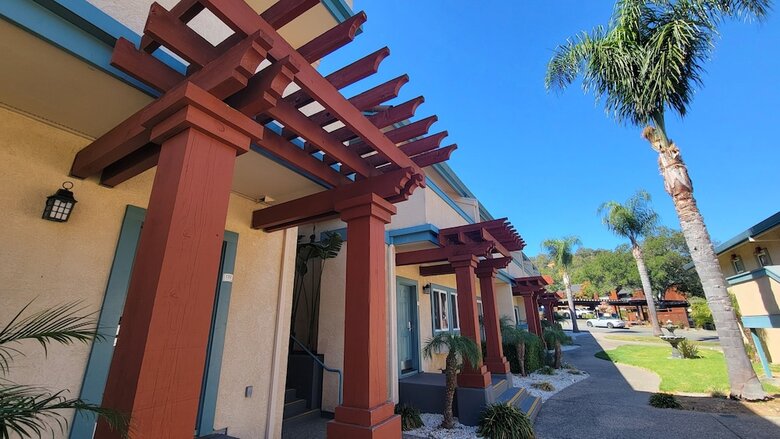 Motel Marinwood Inn & Suites