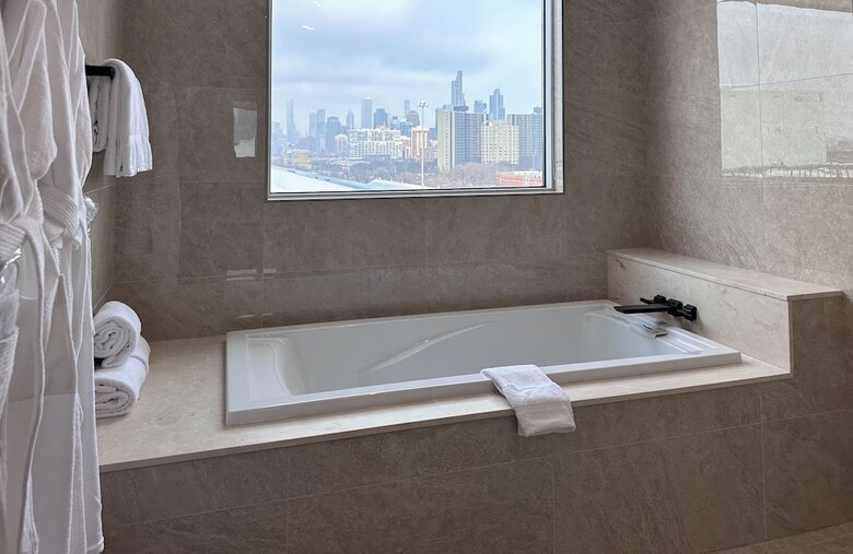 Hotel Springhill Suites By Marriott Chicago Chinatown