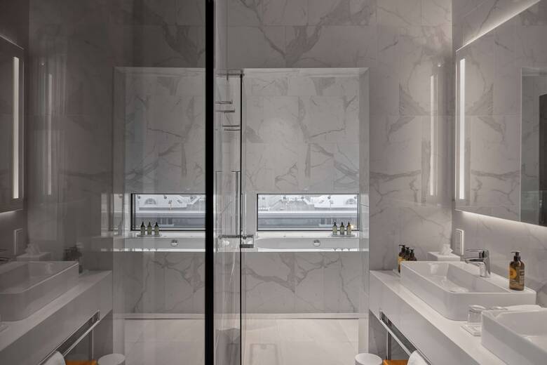 Iceland Parliament Hotel, Curio Collection By Hilton