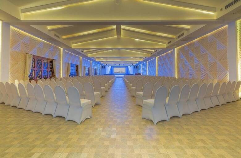 Hotel Gravity Resort Families & Couples Only