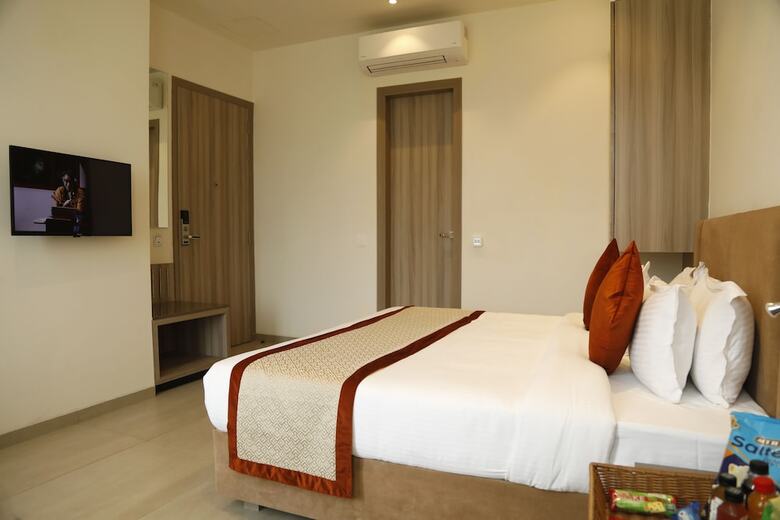 Hotel The Royal Vista