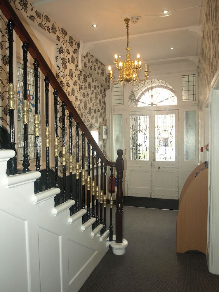 Chelsea House Hotel