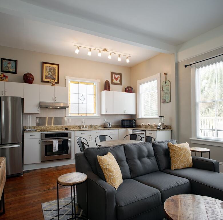 Hotel Huge 5 Bedroom 5 Bath Home In Savannah