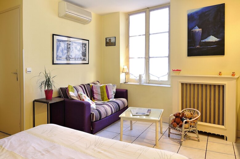 Hotel Logis Auberge De La Treille