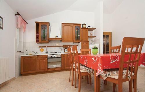 Apartment Galizana Limido Dele Roje II