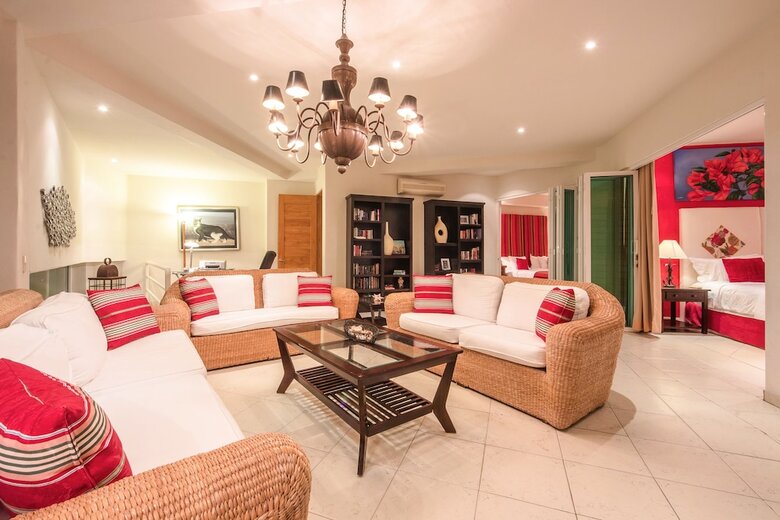 Casa Yvonneka, Private Luxury Villa