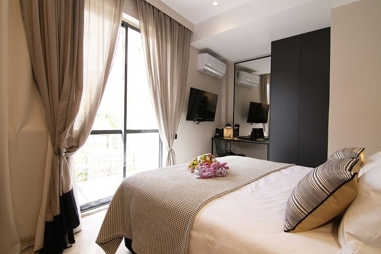 Cityzoe Athens Suites
