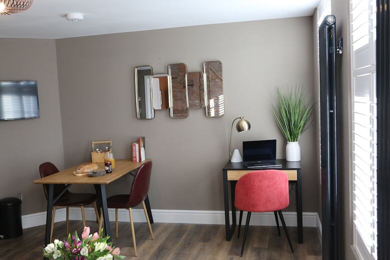 Hotel No.12 Self Check-in Apartments