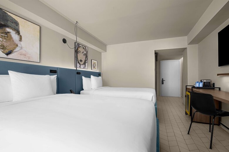 Rok Hotel Kingston, Tapestry Collection By Hilton