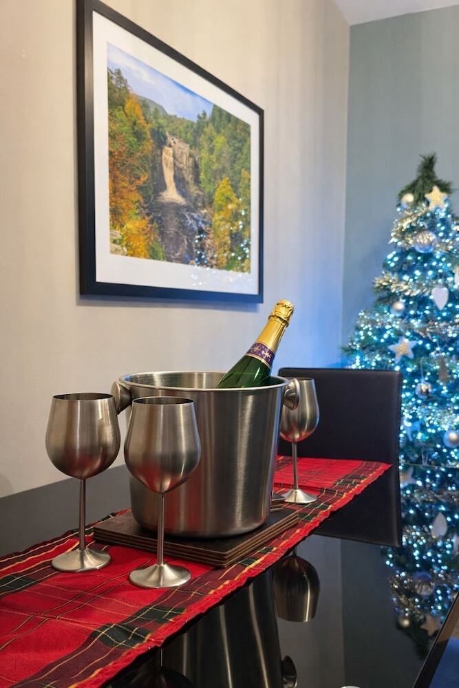 HC Property - The Hideaway At Watergate Eye