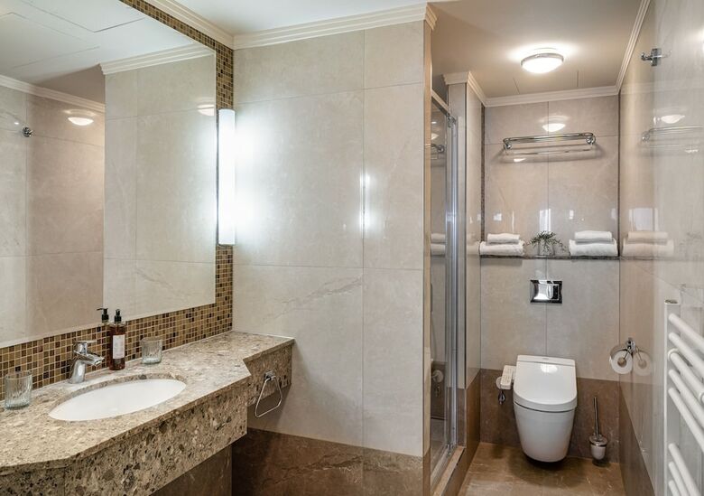 Aparthotel Crown Palace Apartments By Adrez
