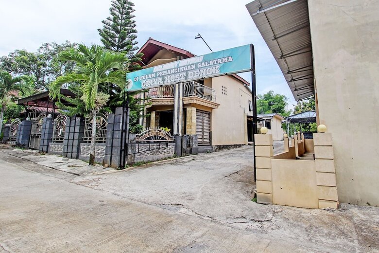 Hotel Capital O 93533 Griya Denok