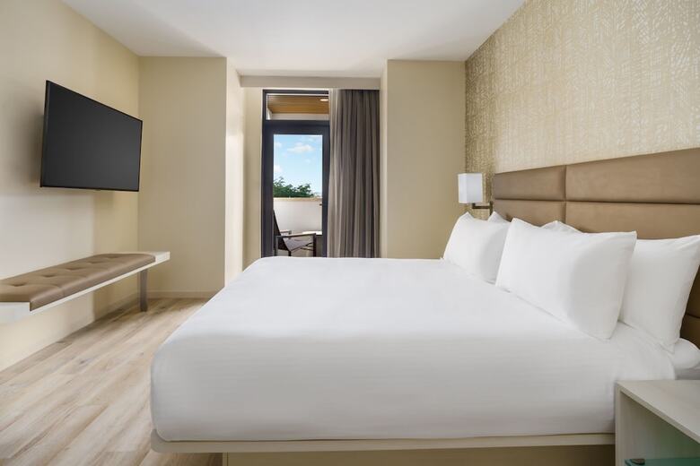 AC Hotel By Marriott Naples 5th Avenue