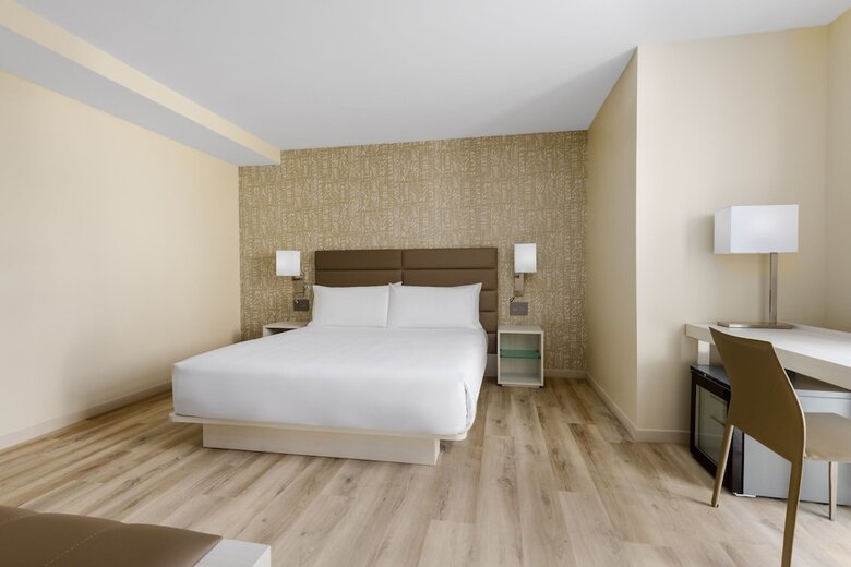 AC Hotel By Marriott Naples 5th Avenue