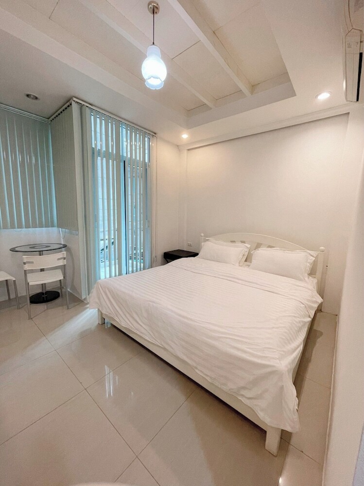Hotel Ks Suites