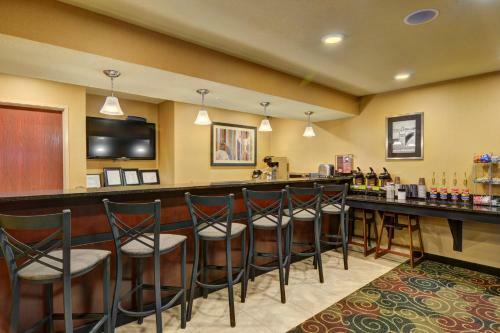 Cobblestone Hotel & Suites - Punxsutawney
