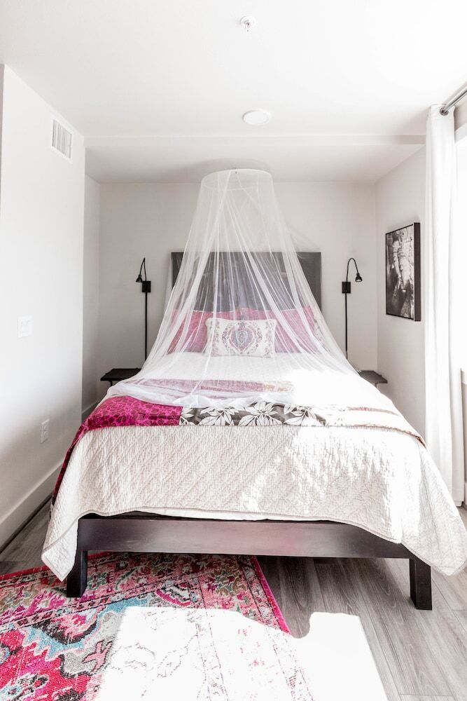 Bishop Arts Hotel By Qresorts.