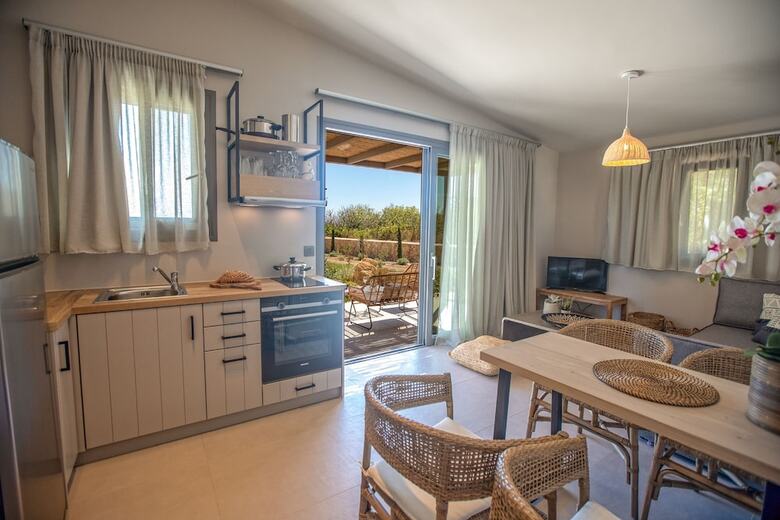 Grand Blue Beach Apartments & Suites