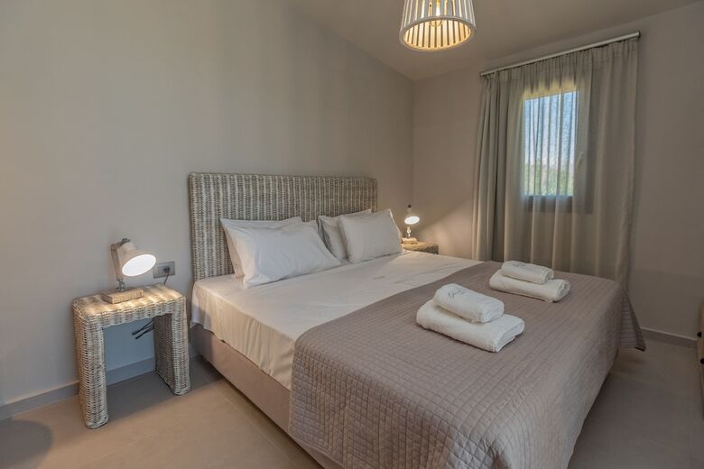 Grand Blue Beach Apartments & Suites