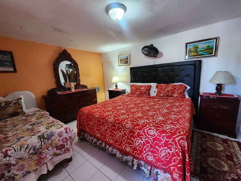 Bed & Breakfast 237 Bratton Ave
