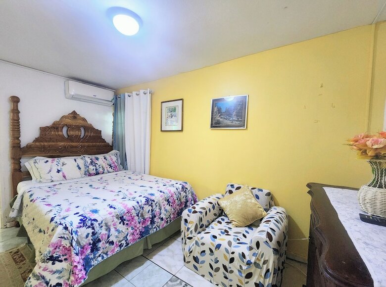 Bed & Breakfast 237 Bratton Ave