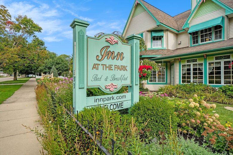 Bed & Breakfast Inn At The Park