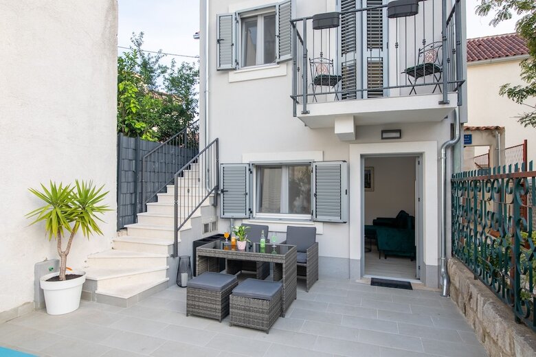 Nirvana Garden Rooms