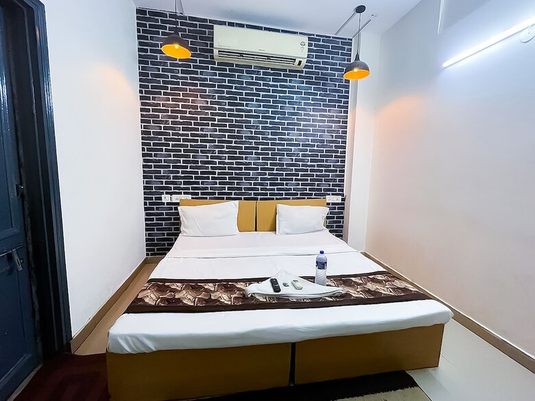 Hotel Roomshala 116 Krishna Villa