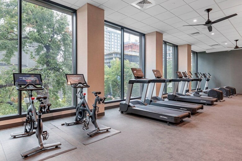 Cambria Hotel Austin Downtown