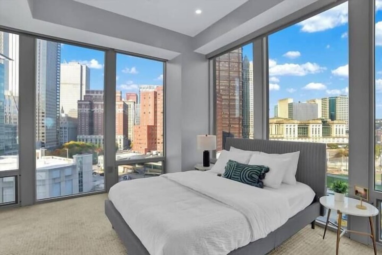 Aparthotel Two Posh Cozysuites Ppg Paints Arena