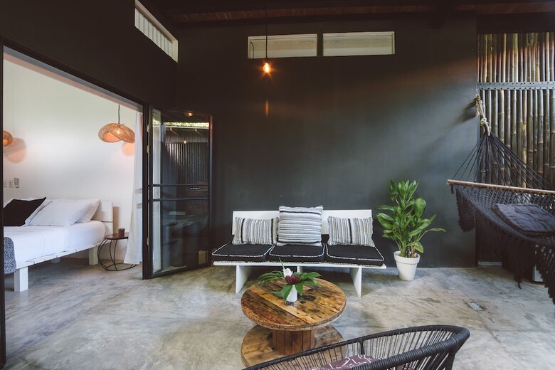 Bed & Breakfast La Negra Surf Hotel & Soda