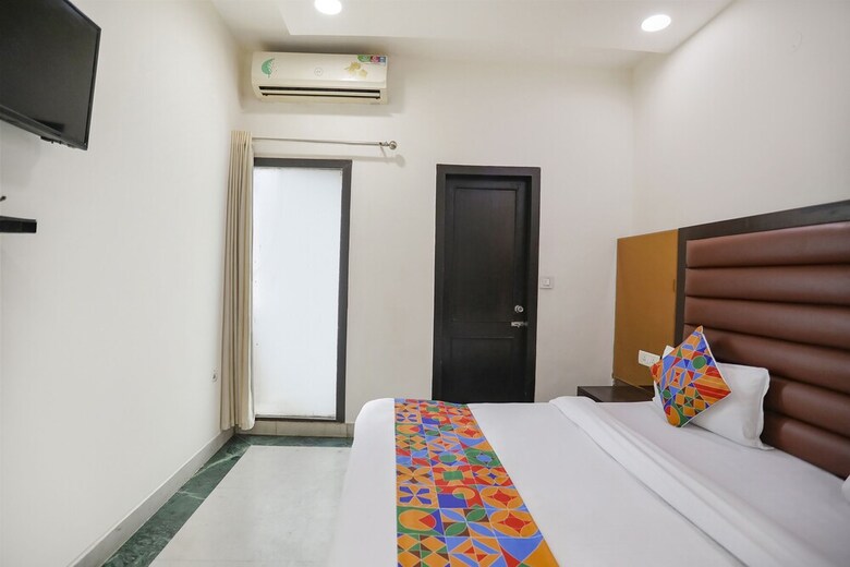 Hotel Fabexpress The Residency
