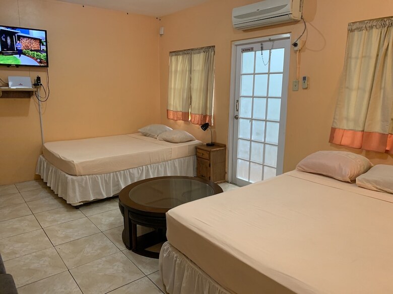 Apartamentos Bagos Eco Retreat & Cafe