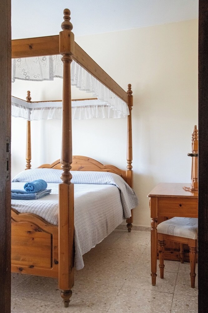 Room-one Bedroom Apartment In Paphos