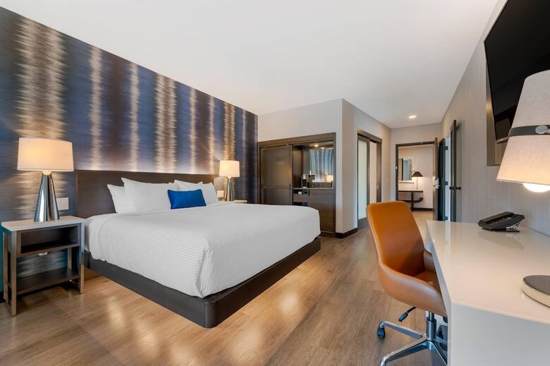 Cambria Hotel Detroit Downtown