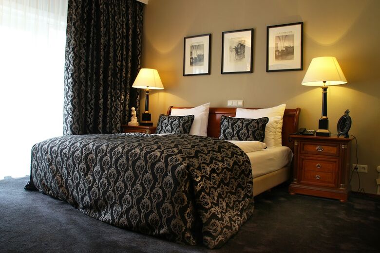 Apollofirst Boutique Hotel