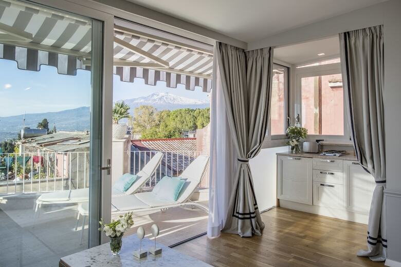 La Malandrina Apartments & Suites