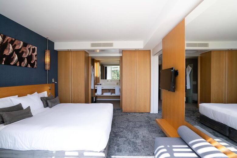 Hotel Chateau Royal Beach Resort And Spa